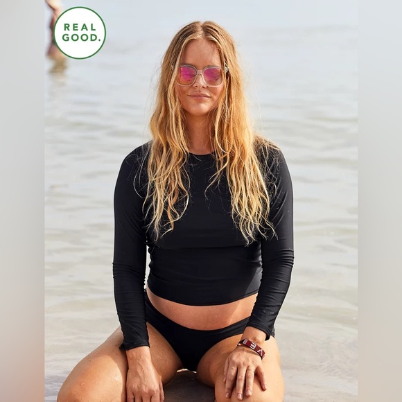 aerie Tops - Aerie Real Me Rash Guard Black Ling Sleeve
